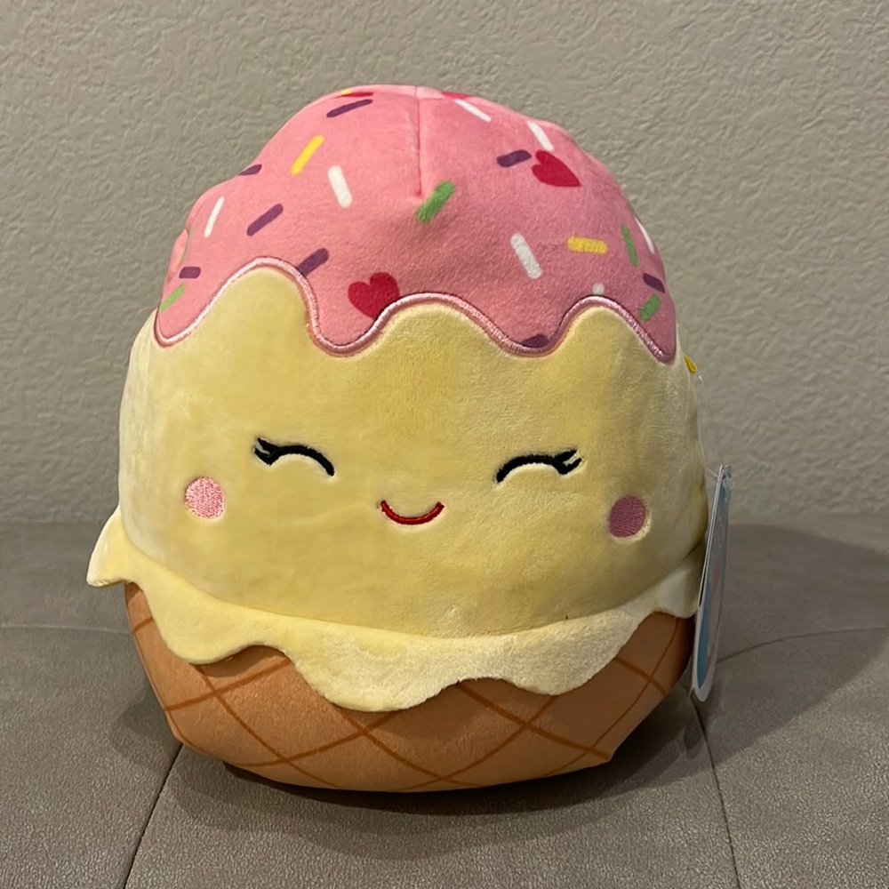 Clara The Ice Cream Cone 8” Squishmallows